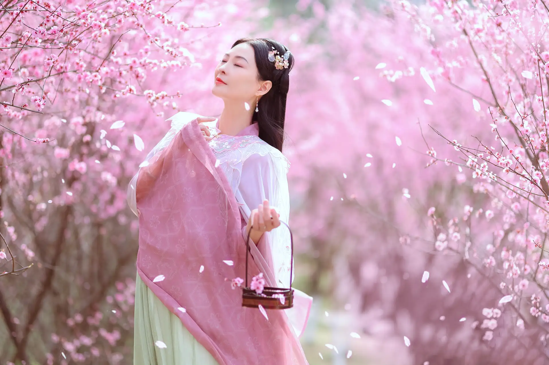 [YITUYU] 2022.05.31 Vol.1043 – Warm spring cherry color lotus#[38P]-4